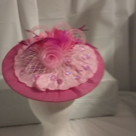 MOTHER'S DAY LIGHT AND HOT PINK FASCINATOR TOPPER FOR CHURCH AND SPECIAL EVENTS - Picture 3 of 5